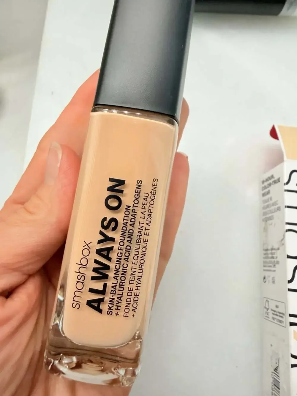 Smashbox Always On Skin-Balancing Foundation + Hyaluronic Acid and Adaptogens -